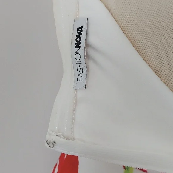 Fashion Nova Women's Floral Gown - Picture 7 of 7